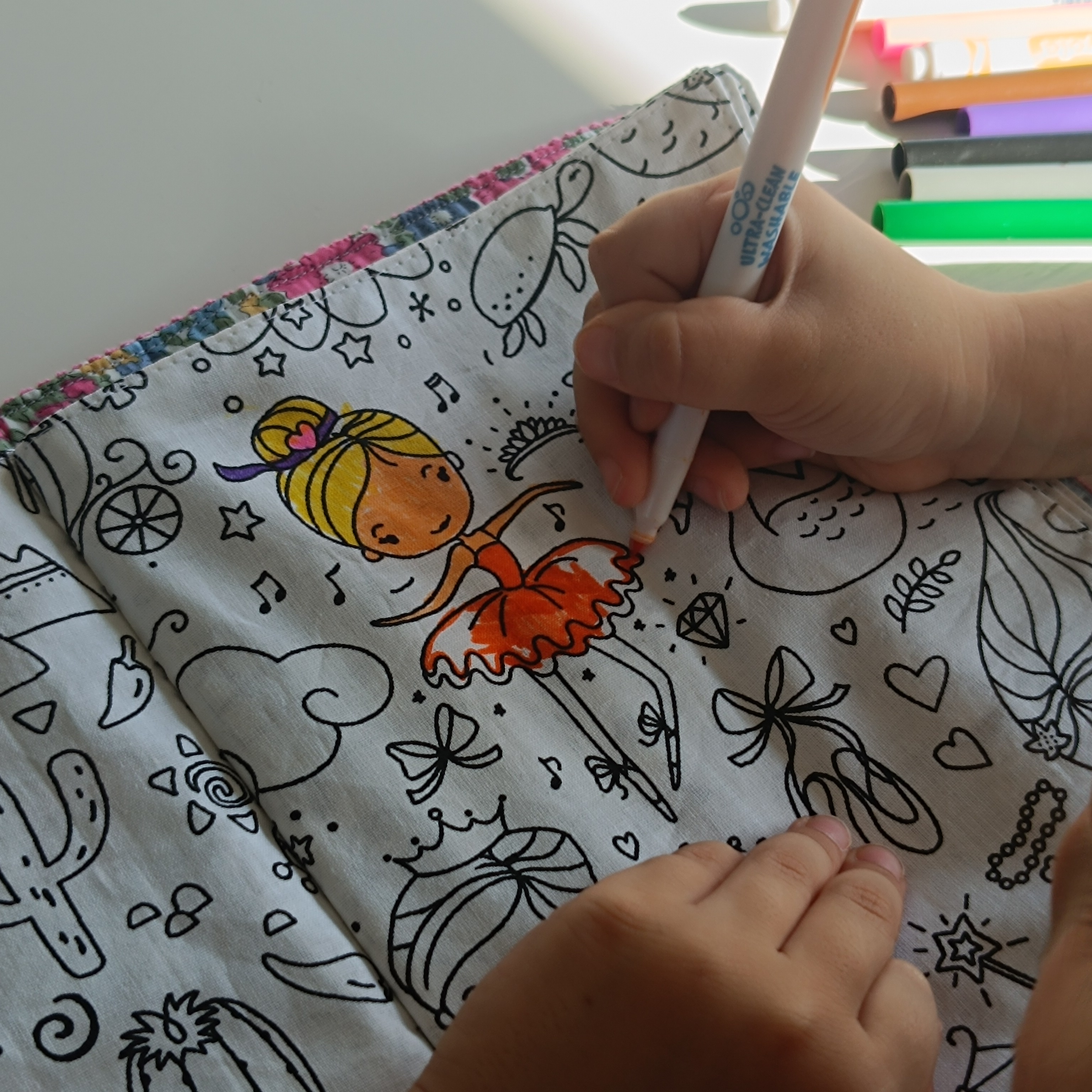 Cahier de coloriage lavable - Thème Princesse